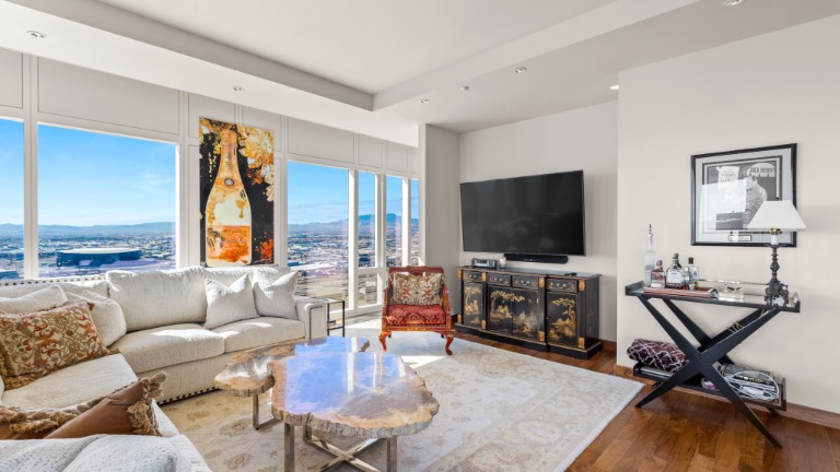 3750 S Las Vegas BLVD #4004 Stephanie Napoli The Napoli Group, BHHS Nevada Properties