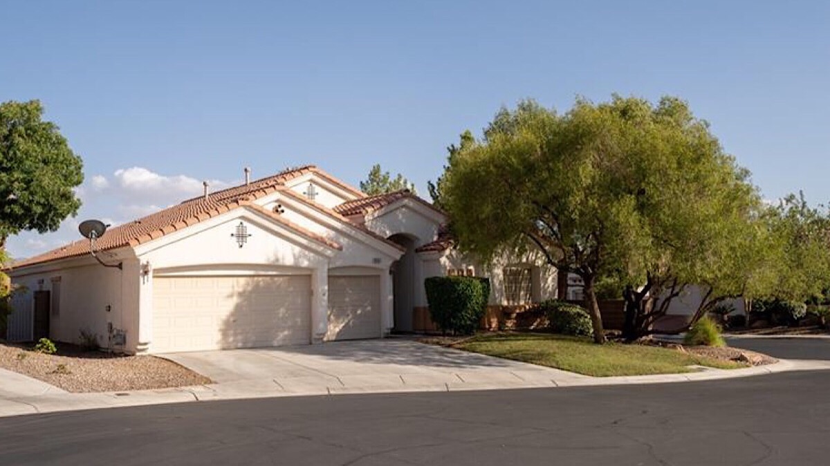 10662 Cosenza  Stephanie Napoli The Napoli Group, BHHS Nevada Properties